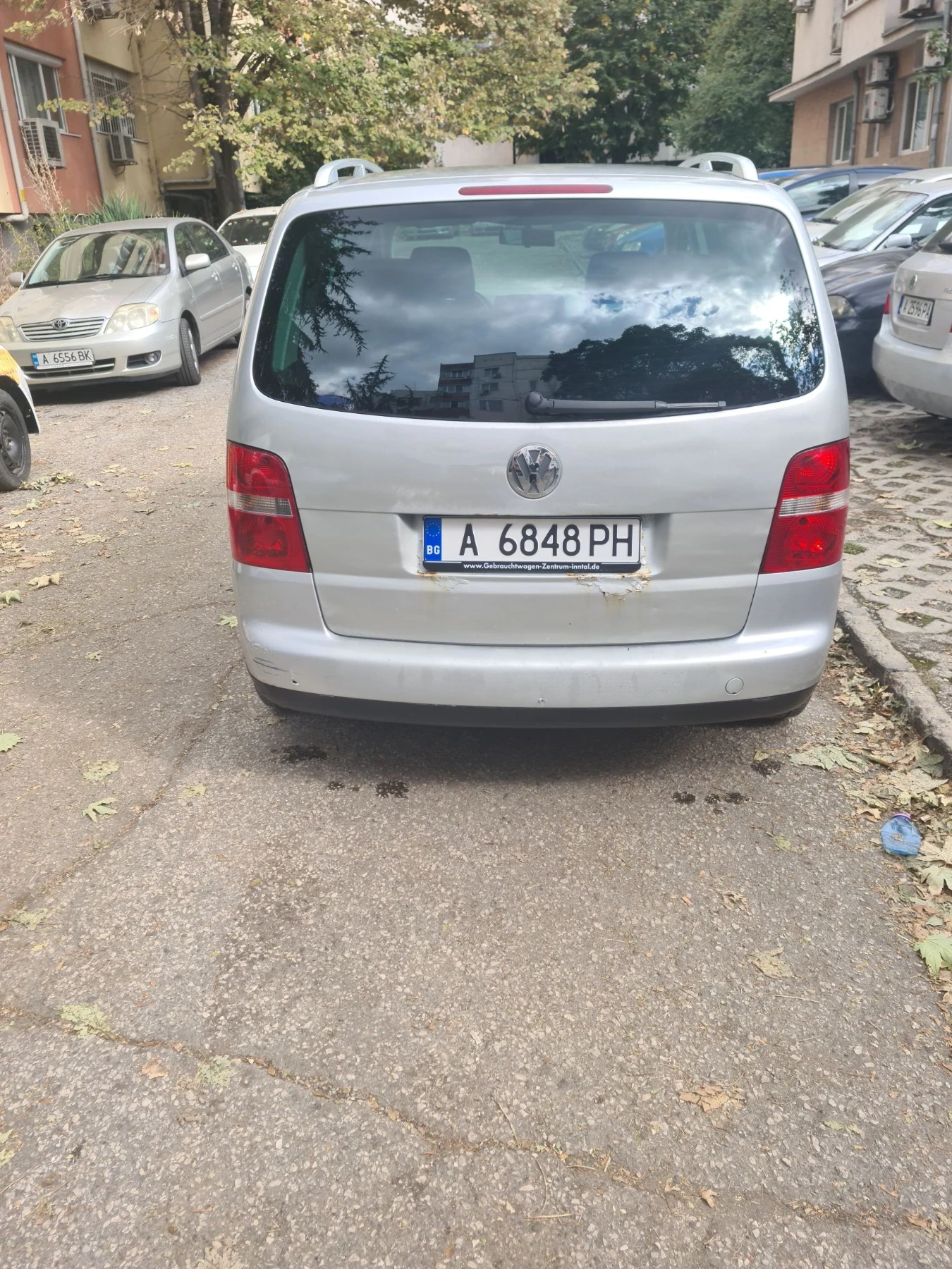 VW Touran, снимка 4 - Автомобили и джипове - 56580211