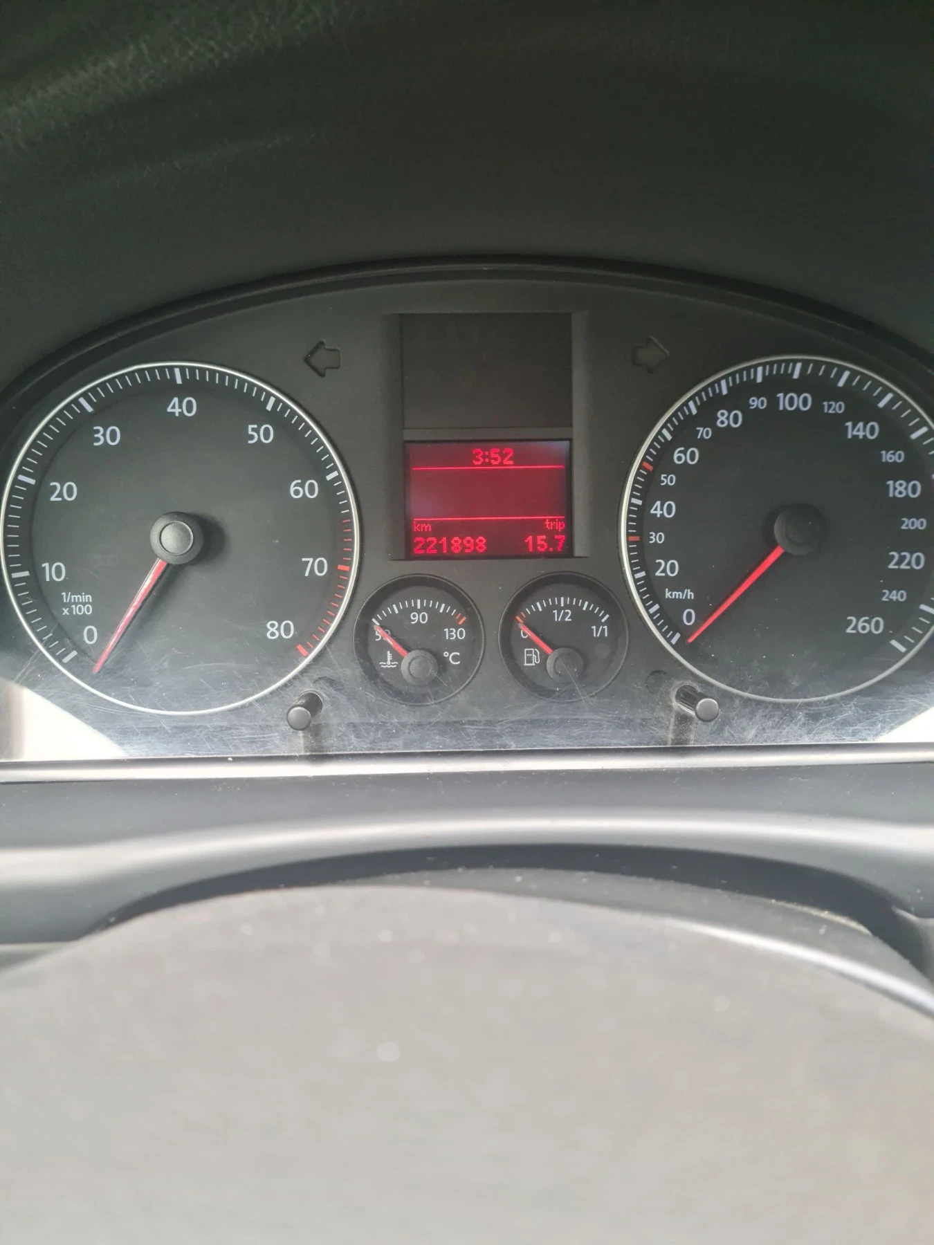 VW Touran, снимка 8 - Автомобили и джипове - 56580211