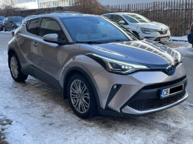 Toyota C-HR 2.0 Hybrid e-CVT Classy Facelift - в ГАРАНЦИЯ, снимка 2