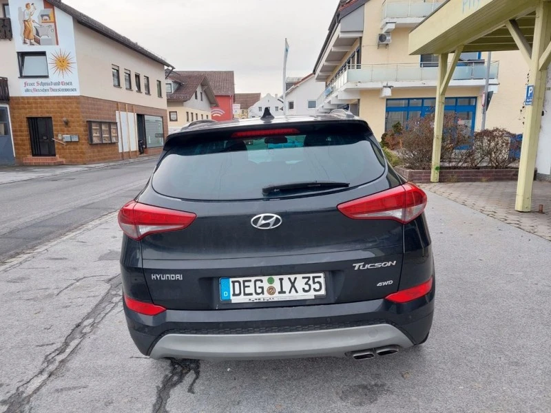 Hyundai Tucson На части 2.0CRDI 4WD , снимка 9 - Автомобили и джипове - 39629417