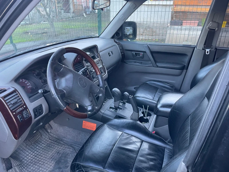 Mitsubishi Pajero 3.2 DI-D, снимка 4 - Автомобили и джипове - 42571291