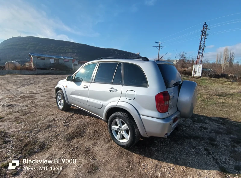 Toyota Rav4 2, 0 D4D, снимка 3 - Автомобили и джипове - 48450979