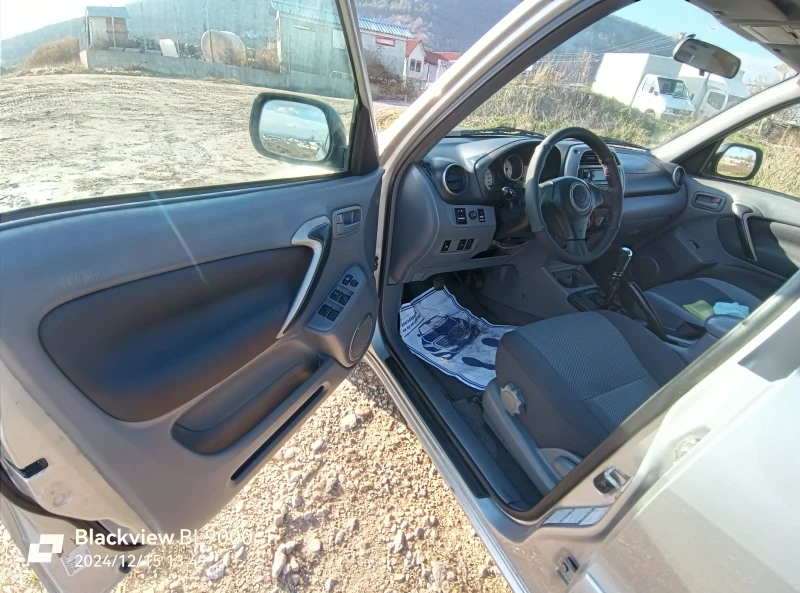 Toyota Rav4 2, 0 D4D, снимка 8 - Автомобили и джипове - 48450979