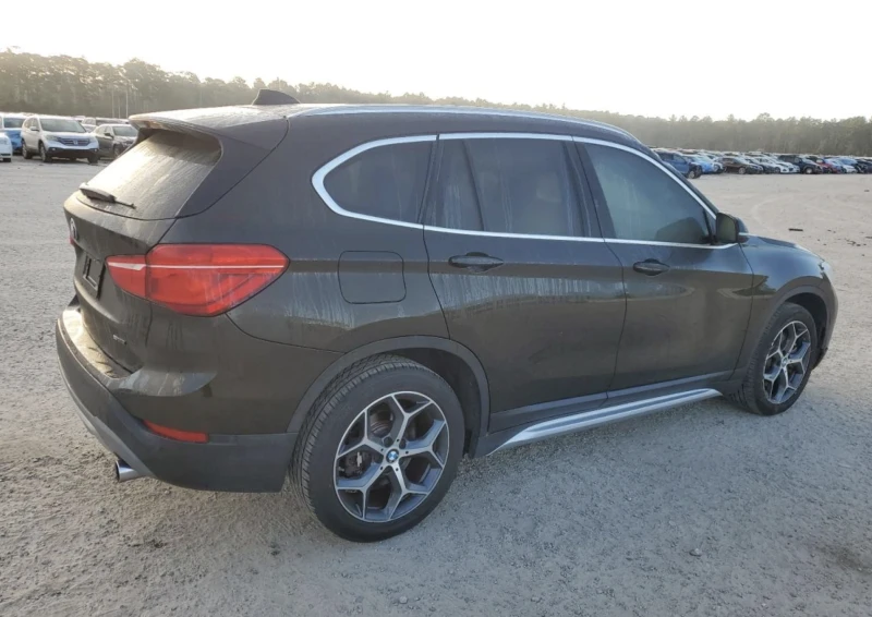 BMW X1, снимка 4 - Автомобили и джипове - 48981332