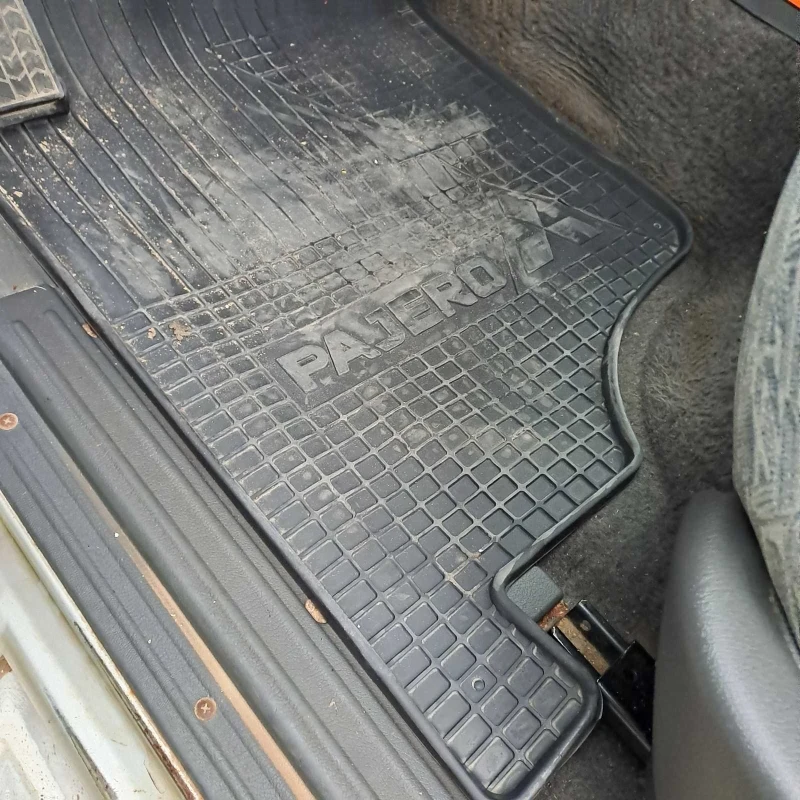 Mitsubishi Pajero, снимка 11 - Автомобили и джипове - 53078054