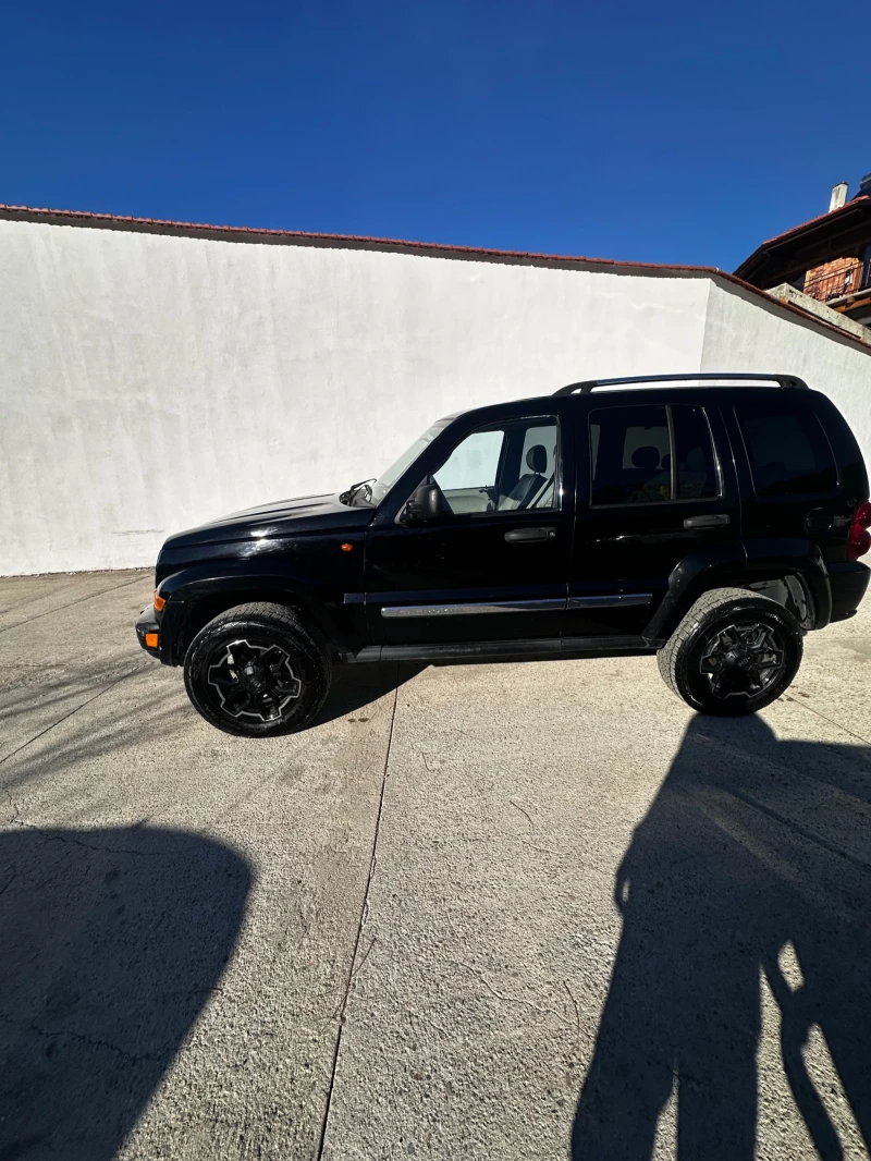 Jeep Cherokee, снимка 2 - Автомобили и джипове - 52806317