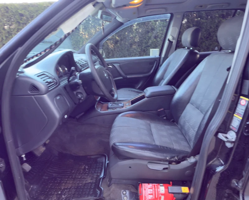 Mercedes-Benz ML 350 Газ инжекцион, снимка 9 - Автомобили и джипове - 52858337