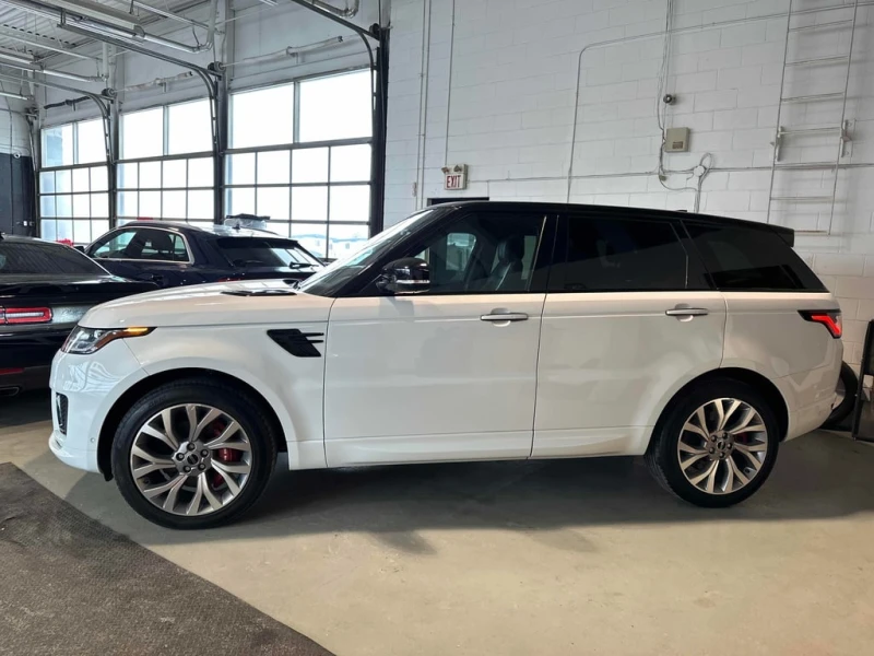 Land Rover Range Rover Sport * HST * CARFAX * ЦЕНА ДО БГ, снимка 2 - Автомобили и джипове - 53196917