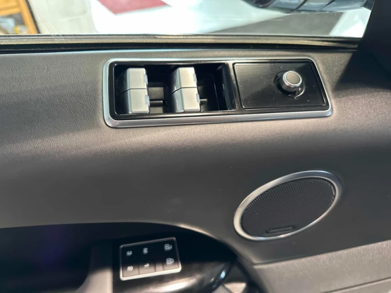 Land Rover Range Rover Sport * HST * CARFAX * ЦЕНА ДО БГ, снимка 13 - Автомобили и джипове - 53196917