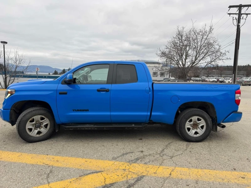 Toyota Tundra * 4x4 Double Cab Limited 5.7L * CARFAX * БЕЗ ПЪРВО, снимка 2 - Автомобили и джипове - 53203863