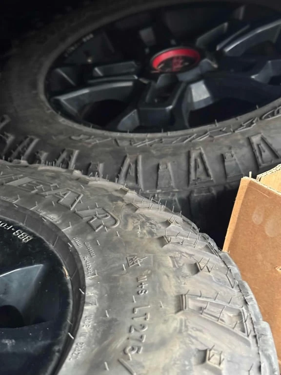 Toyota Tundra * 4x4 Double Cab Limited 5.7L * CARFAX * БЕЗ ПЪРВО, снимка 12 - Автомобили и джипове - 53203863