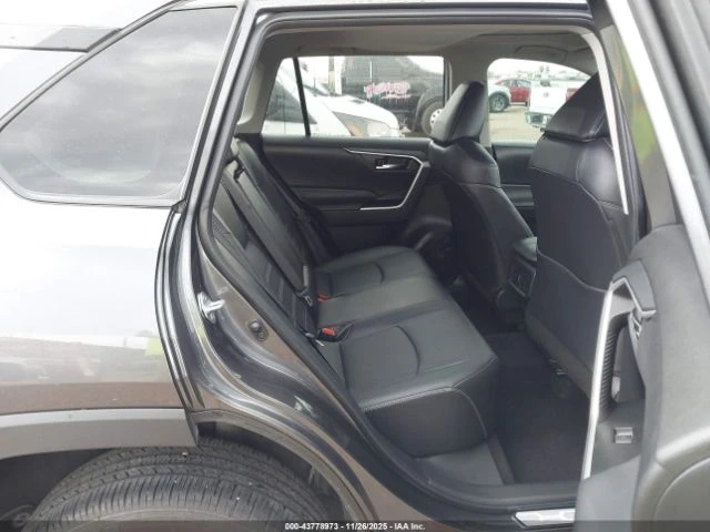 Toyota Rav4 XLE PREMIUM - изображение 8