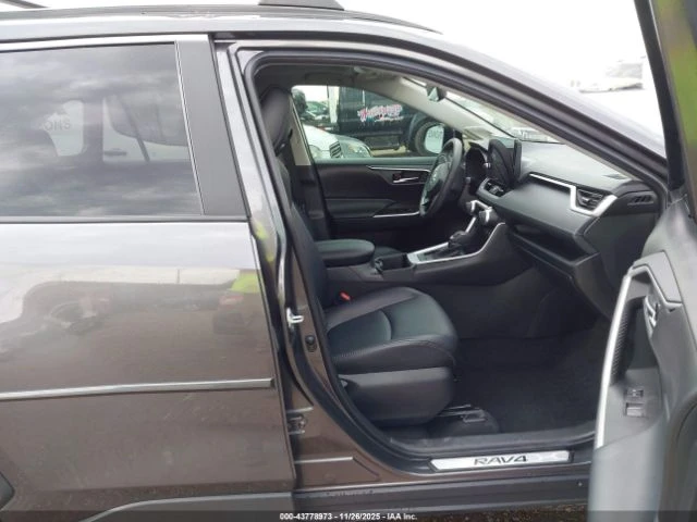 Toyota Rav4 XLE PREMIUM - изображение 7