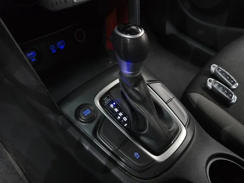 Hyundai Kona 1.6, снимка 9 - Автомобили и джипове - 54639973