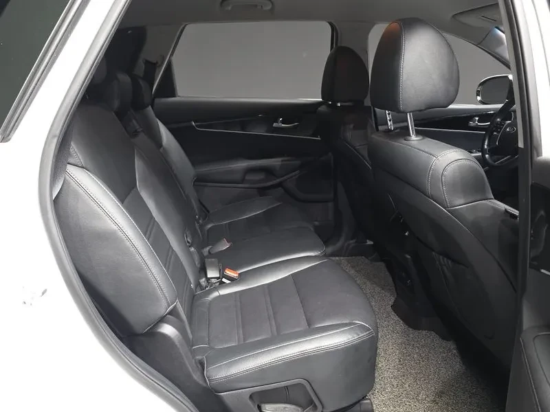 Kia Sorento The New Sorento Diesel 2.0 2Wd Luxury, снимка 11 - Автомобили и джипове - 55640064
