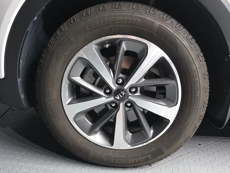 Kia Sorento The New Sorento Diesel 2.0 2Wd Luxury, снимка 4 - Автомобили и джипове - 55640064