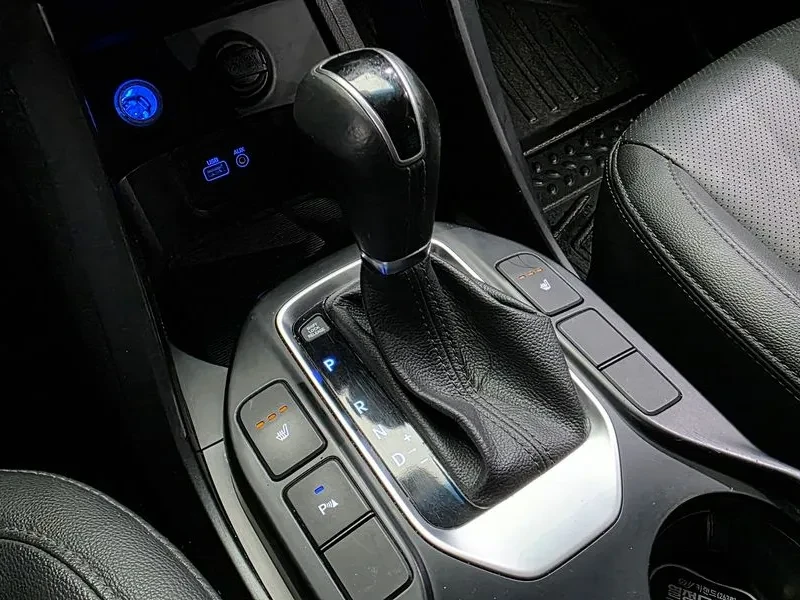 Hyundai Santa fe 2.0T 2WD , снимка 9 - Автомобили и джипове - 56354508