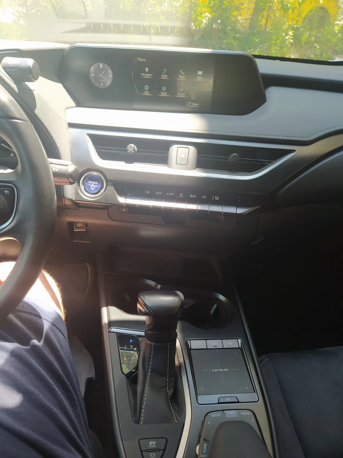 Lexus UX 250h 250HIBRID - изображение 9