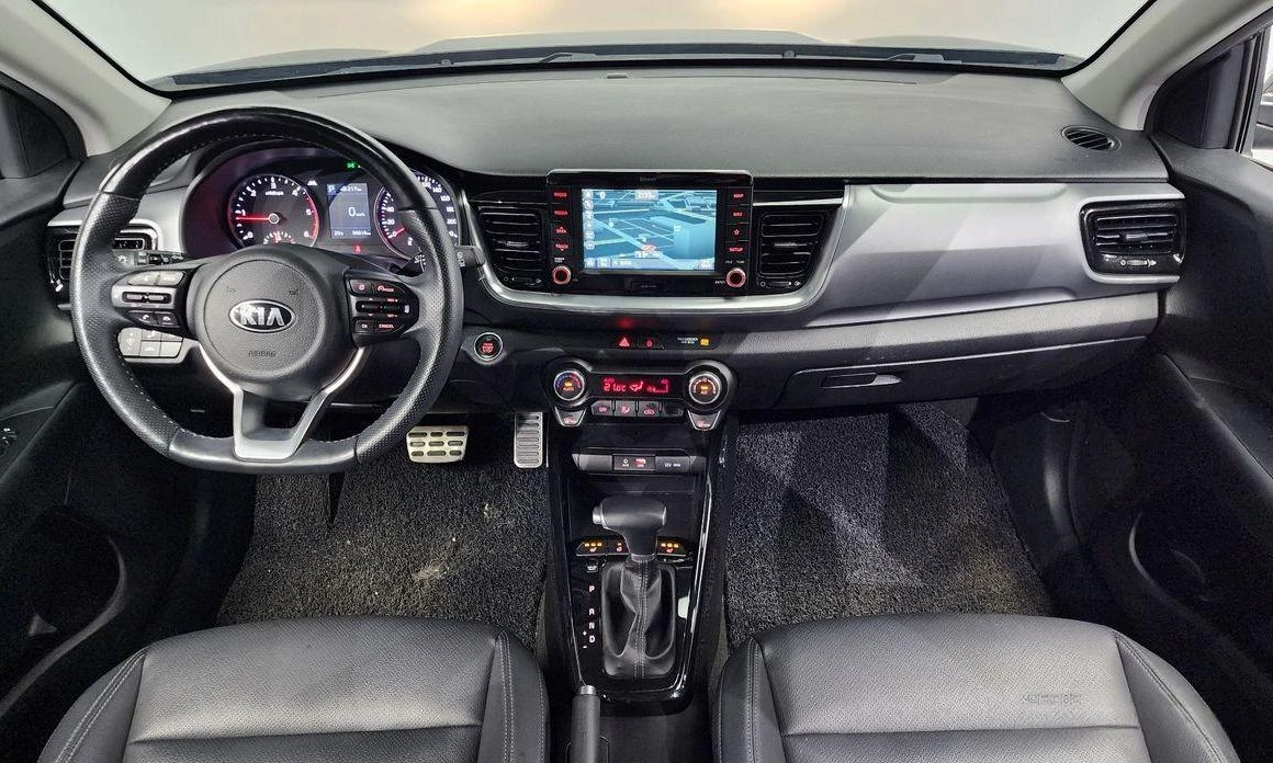 Kia Stonic Diesel 1.6 Prestige * НАЙ-ДОБРА ЦЕНА В БЪЛГАРИЯ*  - изображение 7