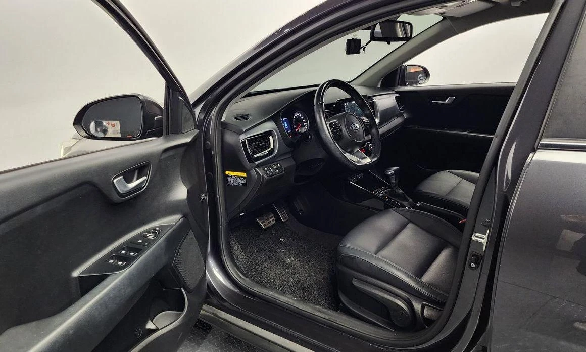 Kia Stonic Diesel 1.6 Prestige * НАЙ-ДОБРА ЦЕНА В БЪЛГАРИЯ*  - изображение 10