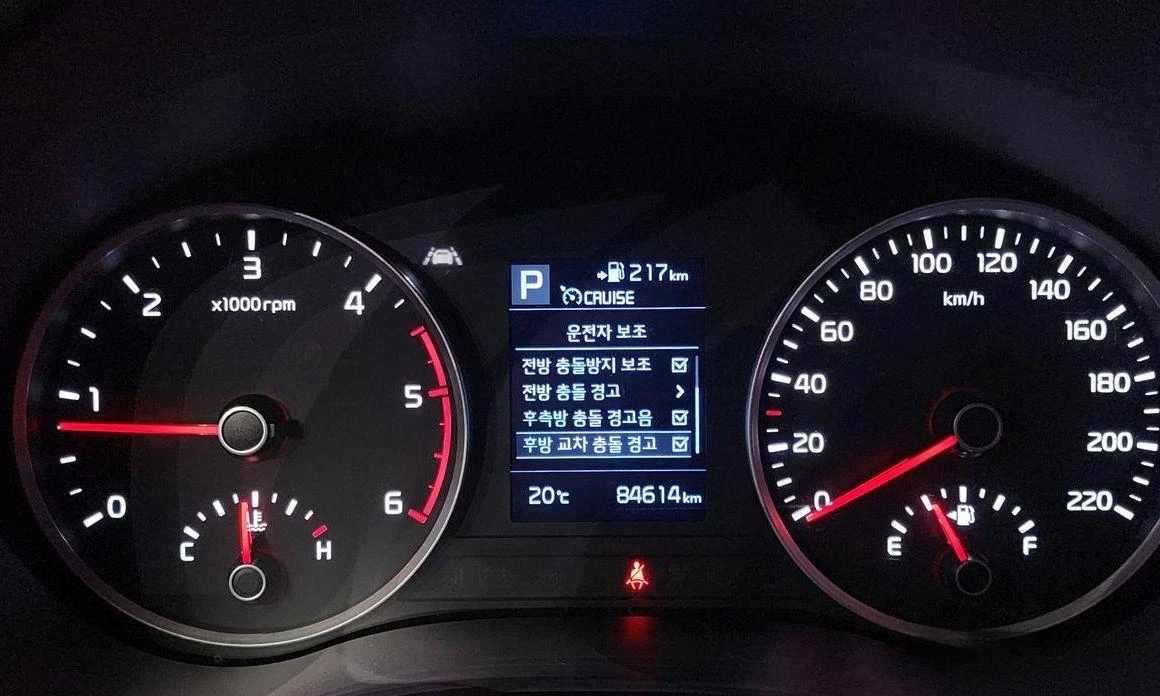 Kia Stonic Diesel 1.6 Prestige * НАЙ-ДОБРА ЦЕНА В БЪЛГАРИЯ*  - изображение 8