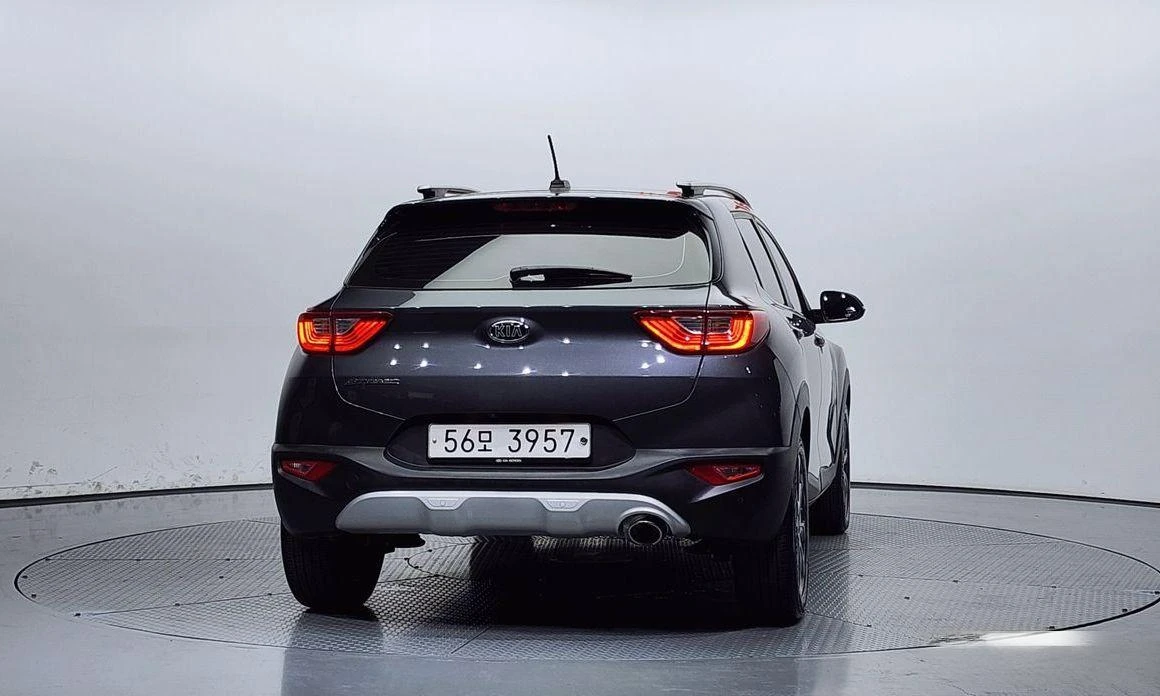 Kia Stonic Diesel 1.6 Prestige * НАЙ-ДОБРА ЦЕНА В БЪЛГАРИЯ*  - изображение 4