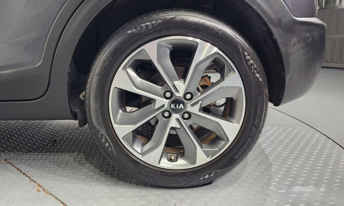 Kia Stonic Diesel 1.6 Prestige * НАЙ-ДОБРА ЦЕНА В БЪЛГАРИЯ*  - изображение 5