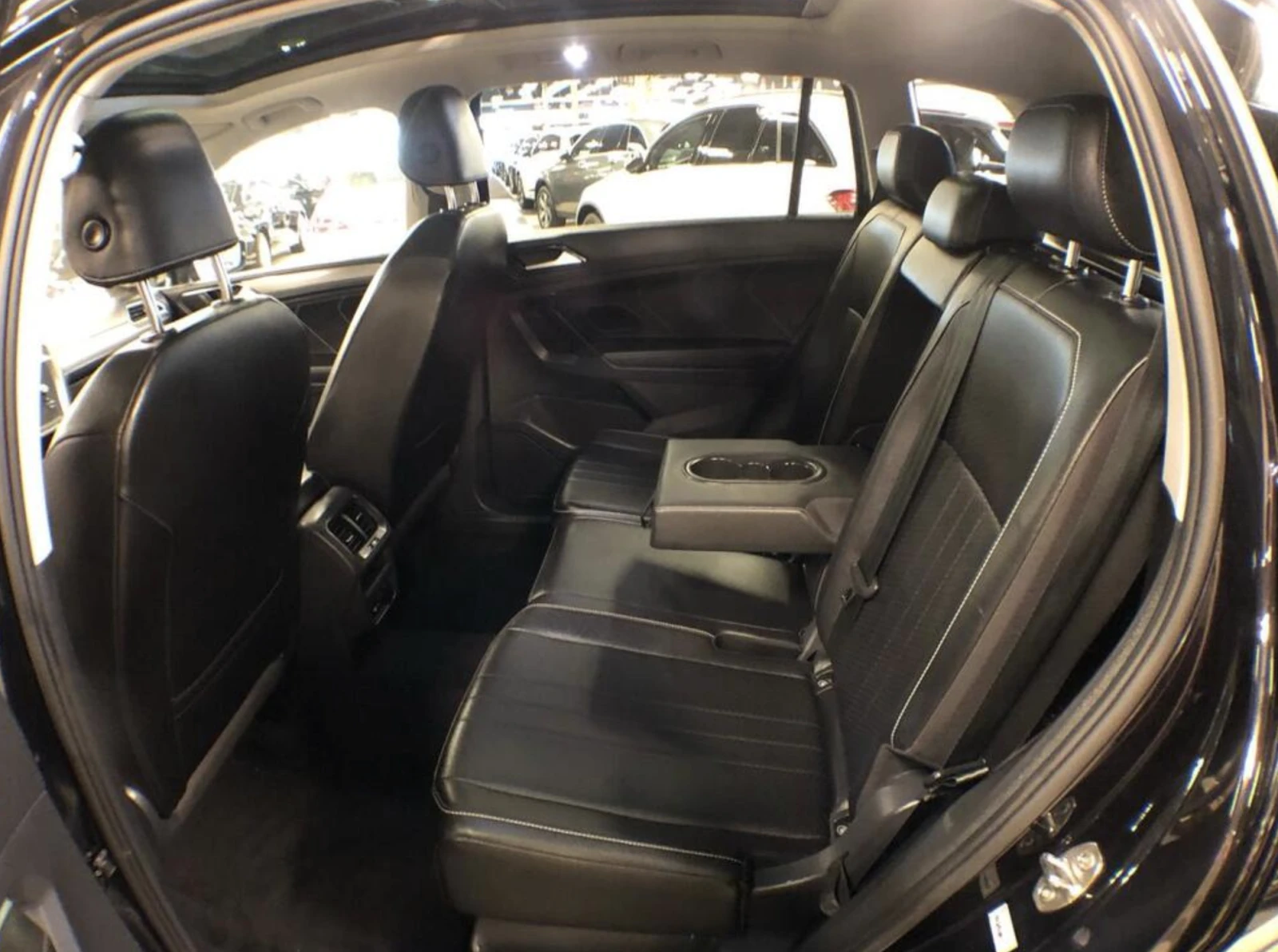 VW Tiguan 2.0T SE / R-line / 4Motion / Pano /  | Mobile.bg   14