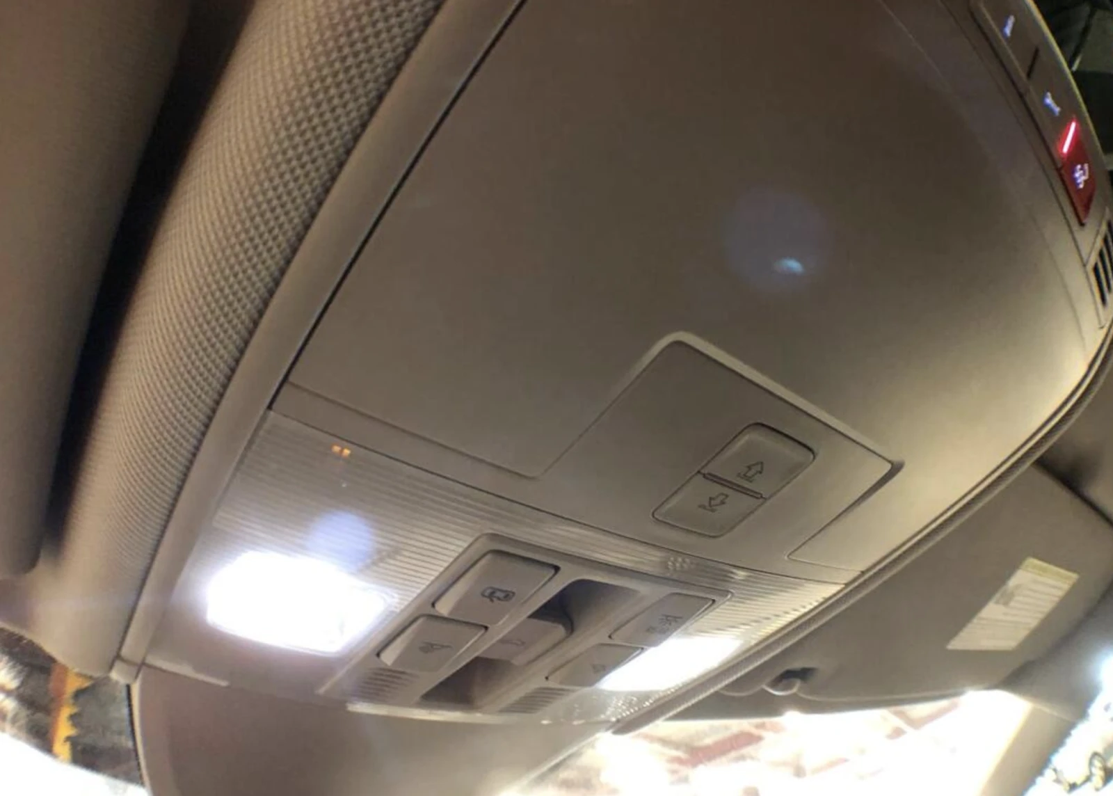 VW Tiguan 2.0T SE / R-line / 4Motion / Pano /  | Mobile.bg   13