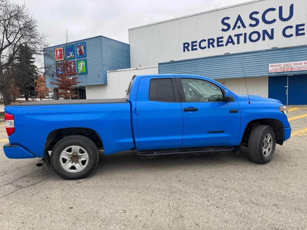 Toyota Tundra * 4x4 Double Cab Limited 5.7L * CARFAX * БЕЗ ПЪРВО - изображение 3