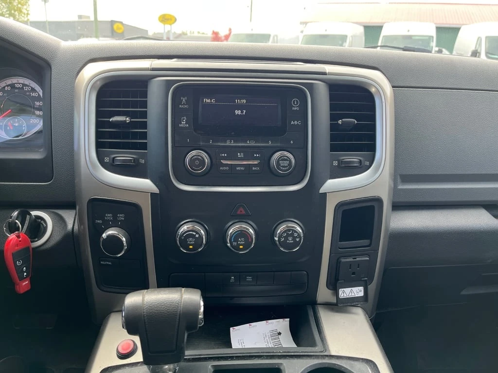 Dodge RAM 1500 * Outdoorsman * CARFAX * БЕЗ ПЪРВОНАЧАЛНА ВНОСКА - изображение 9