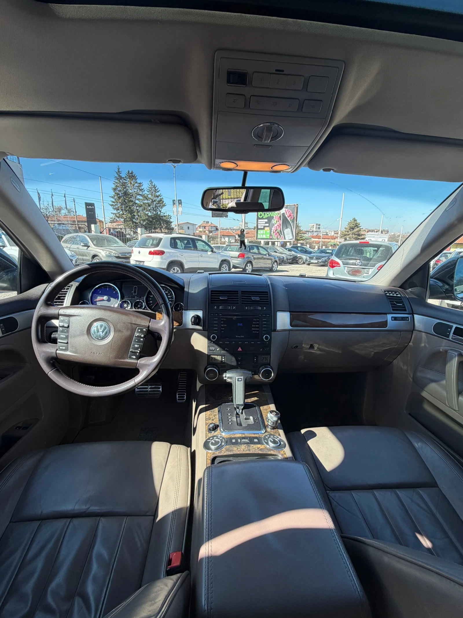 VW Touareg 3.0 TDI , снимка 7 - Автомобили и джипове - 53779160