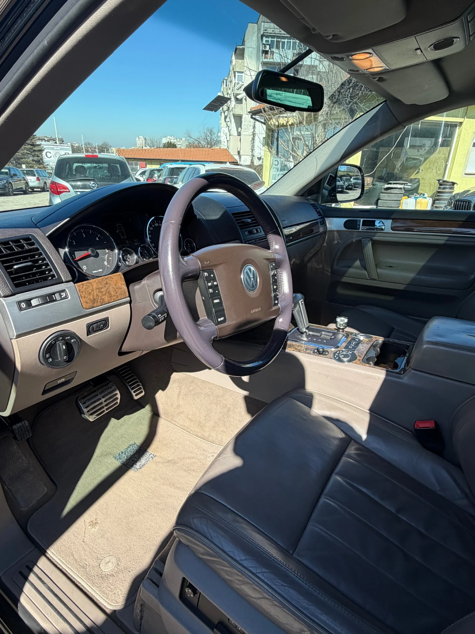 VW Touareg 3.0 TDI , снимка 8 - Автомобили и джипове - 53779160