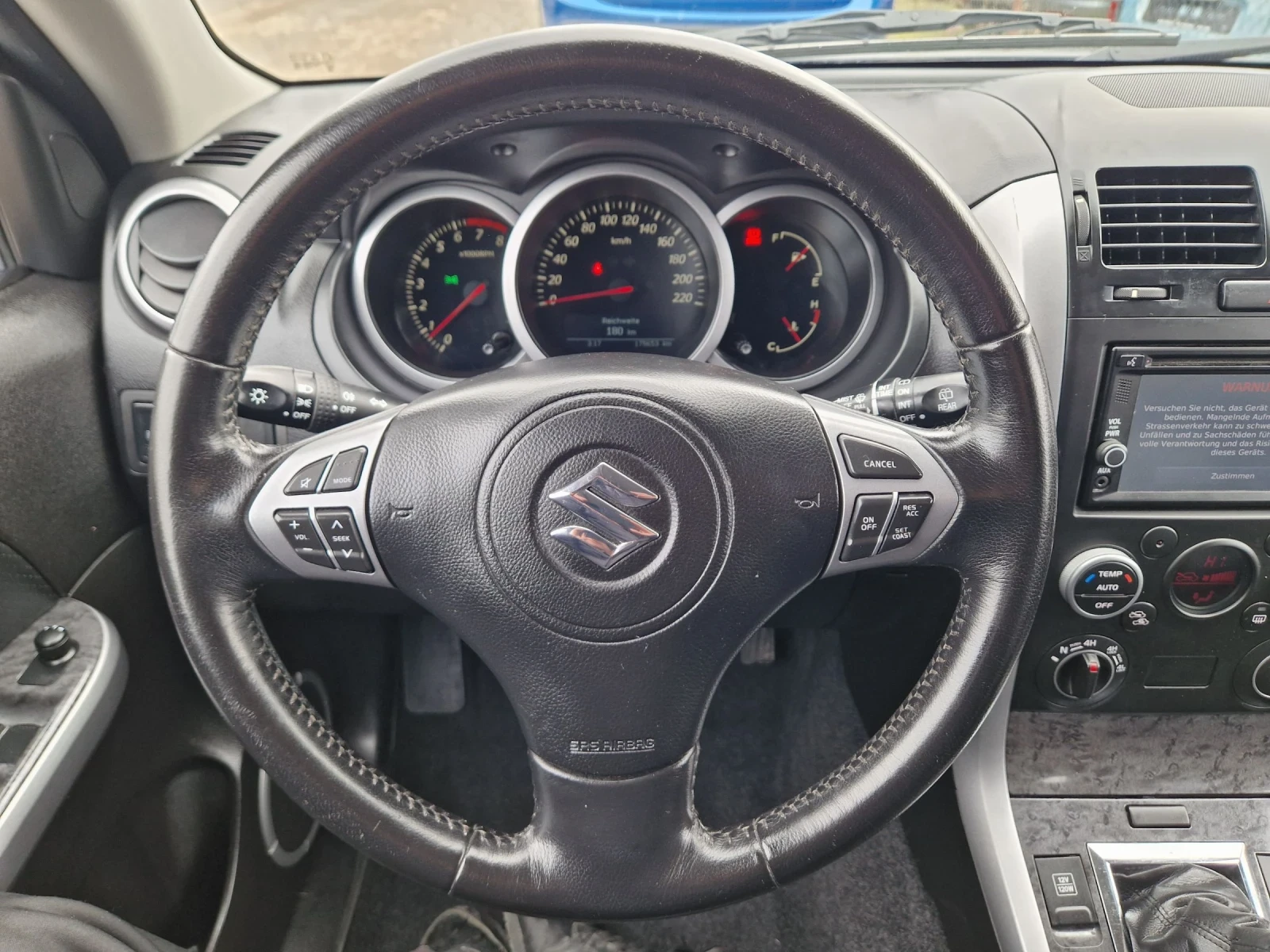 Suzuki Grand vitara 2.4VVT 4x4, снимка 14 - Автомобили и джипове - 53955886