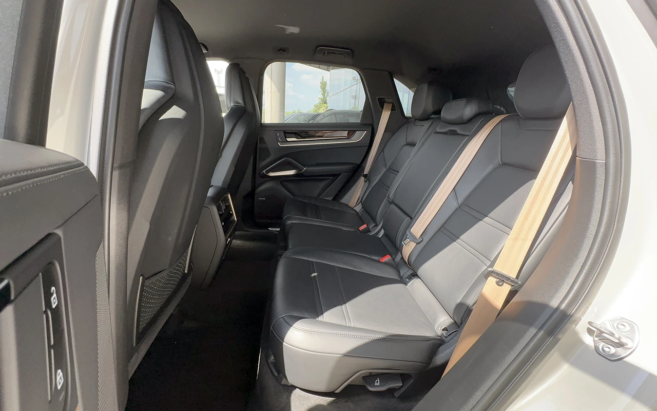 Porsche Cayenne E-Hybrid, снимка 7 - Автомобили и джипове - 54509562