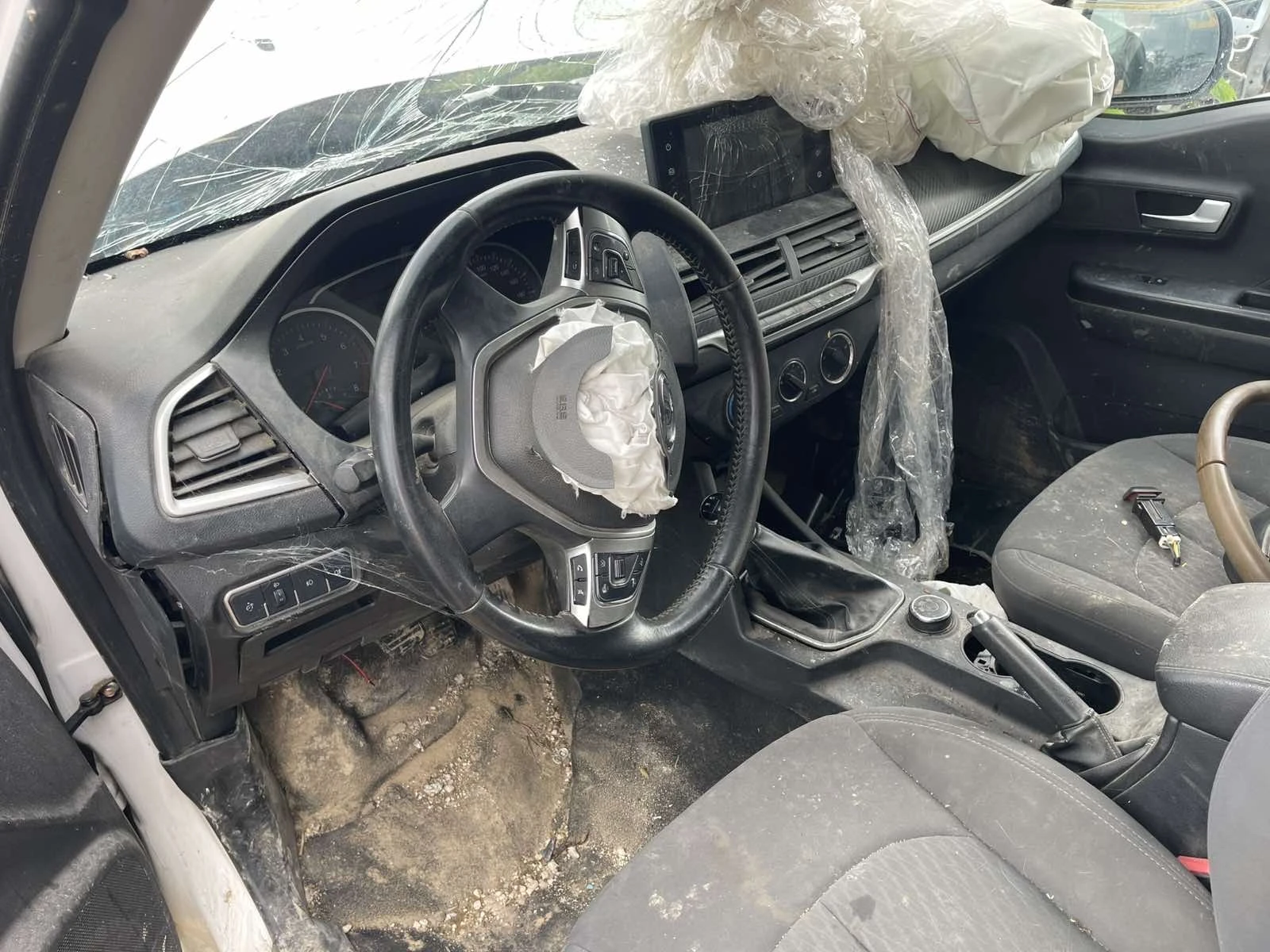 Great Wall Steed 7 2.4i, 4x4, 150 кс., 2022 г., снимка 8 - Автомобили и джипове - 54823208