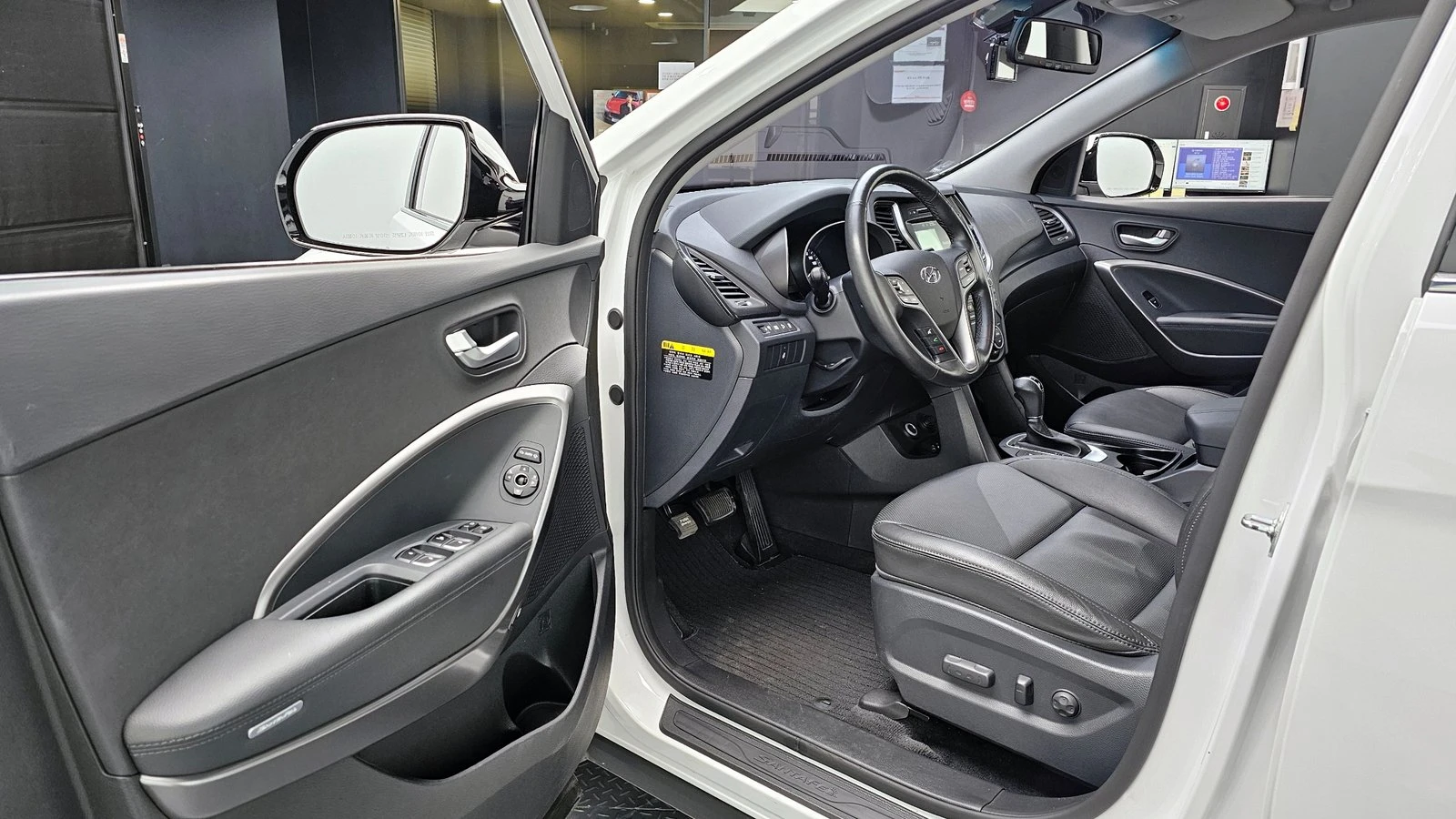 Hyundai Santa fe 2.0T* KEYLESS* ПОДГРЕВ ВОЛАН* КРАЙНА ЦЕНА, снимка 11 - Автомобили и джипове - 55302302