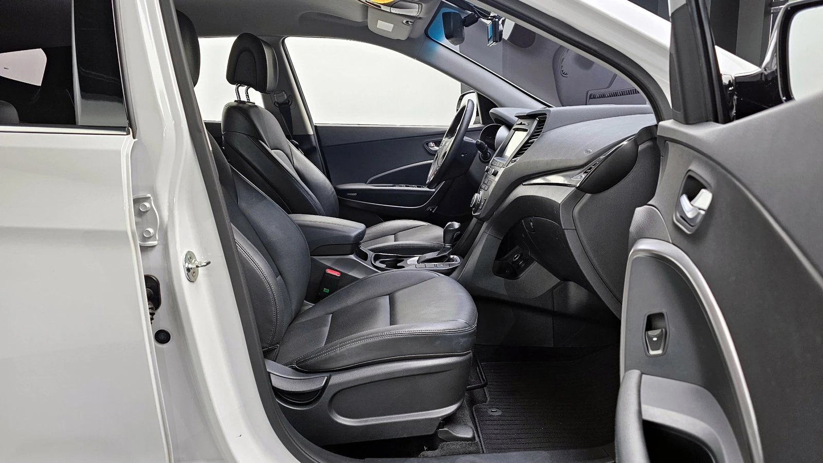 Hyundai Santa fe 2.0T* KEYLESS* ПОДГРЕВ ВОЛАН* КРАЙНА ЦЕНА, снимка 10 - Автомобили и джипове - 55302302