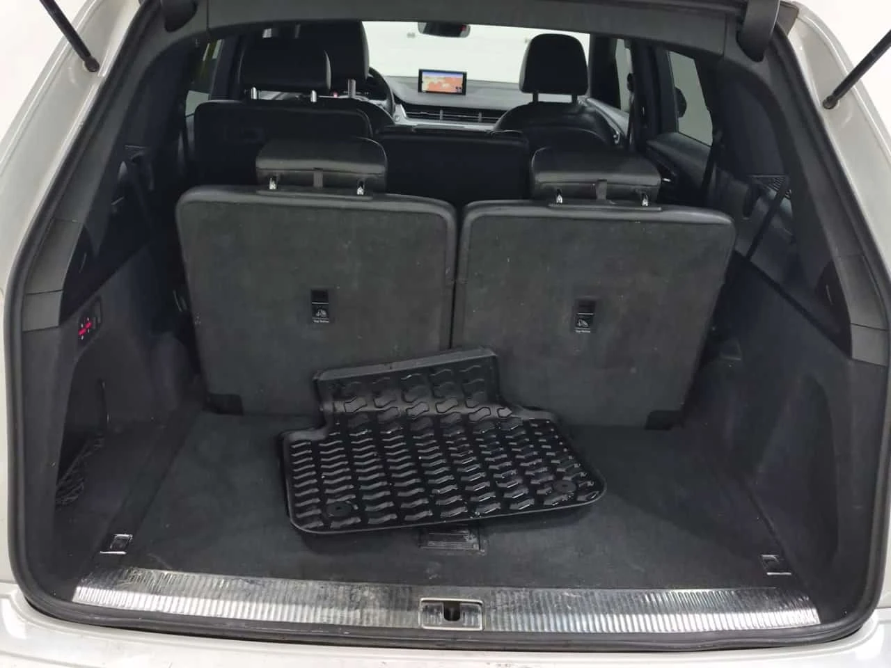 Audi Q7 * Technik * S-Line * 7 МЕСТЕН * PANO, снимка 14 - Автомобили и джипове - 55737247