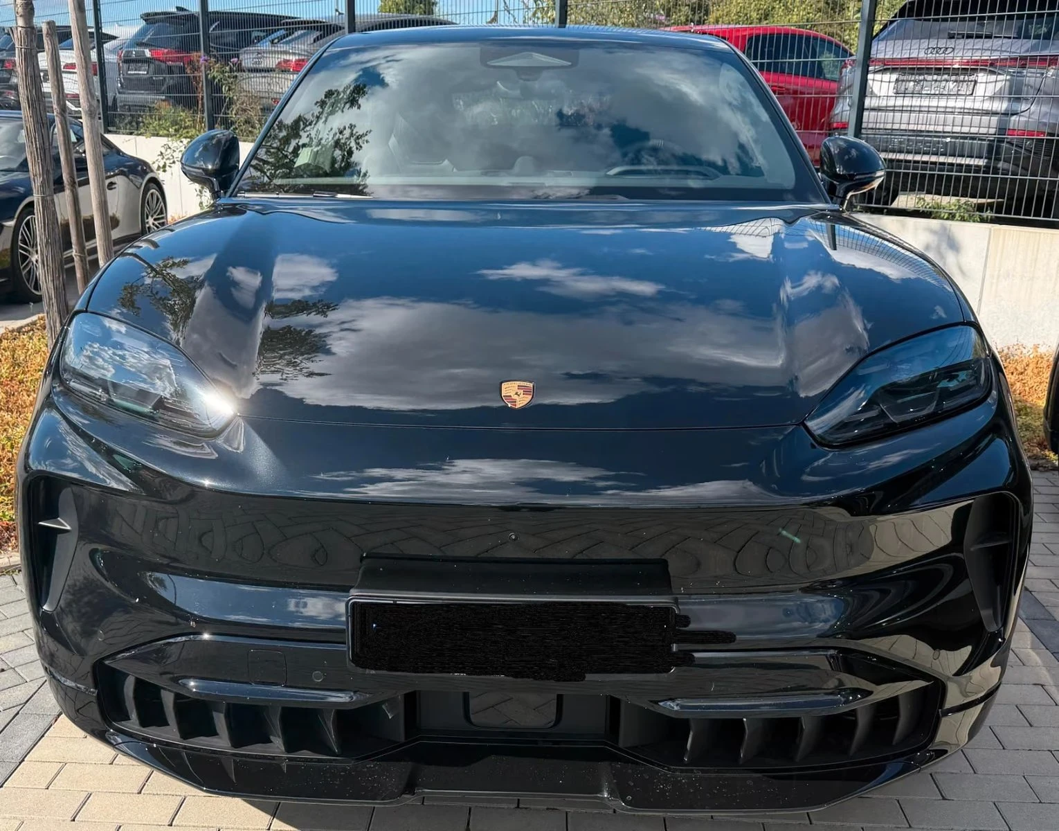Porsche Cayenne ELECTRIC / COUPE / SPORT CHRONO / BOSE / PANO/ 360, снимка 2 - Автомобили и джипове - 55910019