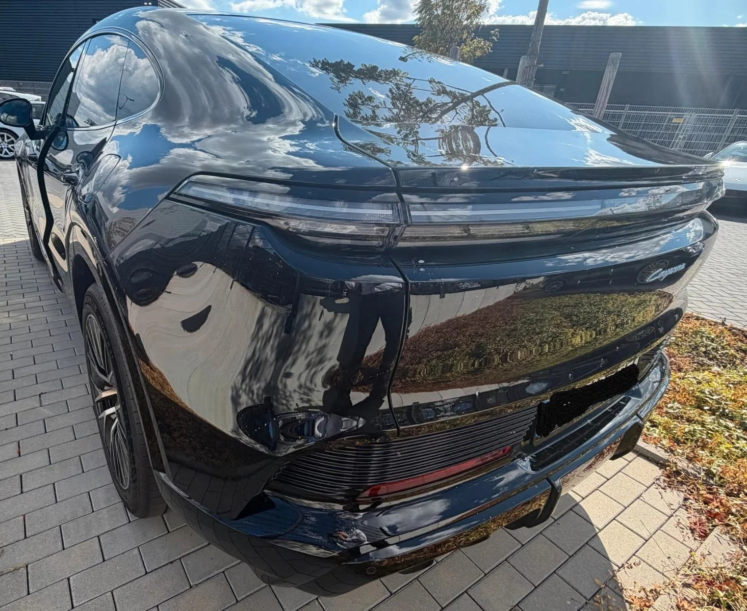 Porsche Cayenne ELECTRIC / COUPE / SPORT CHRONO / BOSE / PANO/ 360, снимка 4 - Автомобили и джипове - 55910019