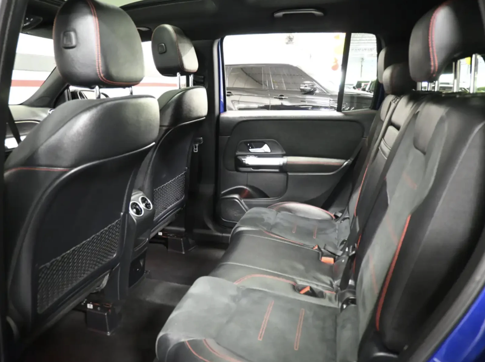 Mercedes-Benz GLB 250 2021 Mercedes-Benz GLB 250 4MATIC, снимка 11 - Автомобили и джипове - 55941539