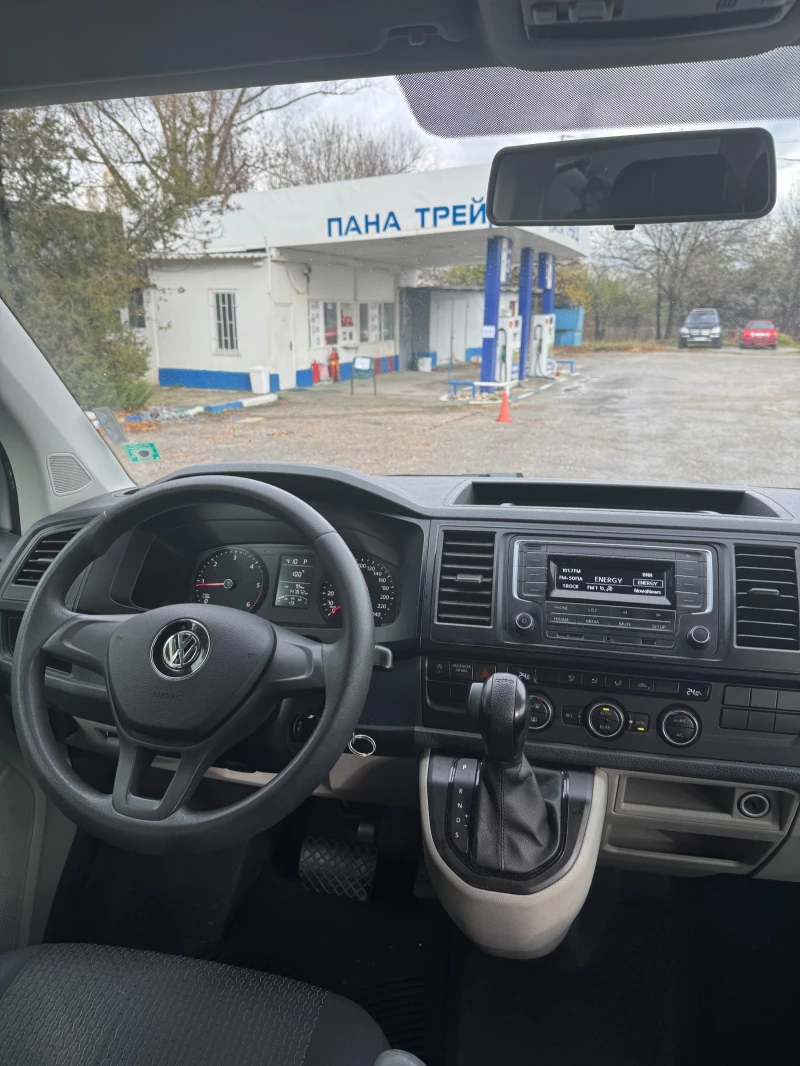 VW Caravelle 2.0 TDI DSG 1-ВИ СОБСТВЕНИК, снимка 12 - Бусове и автобуси - 52470026