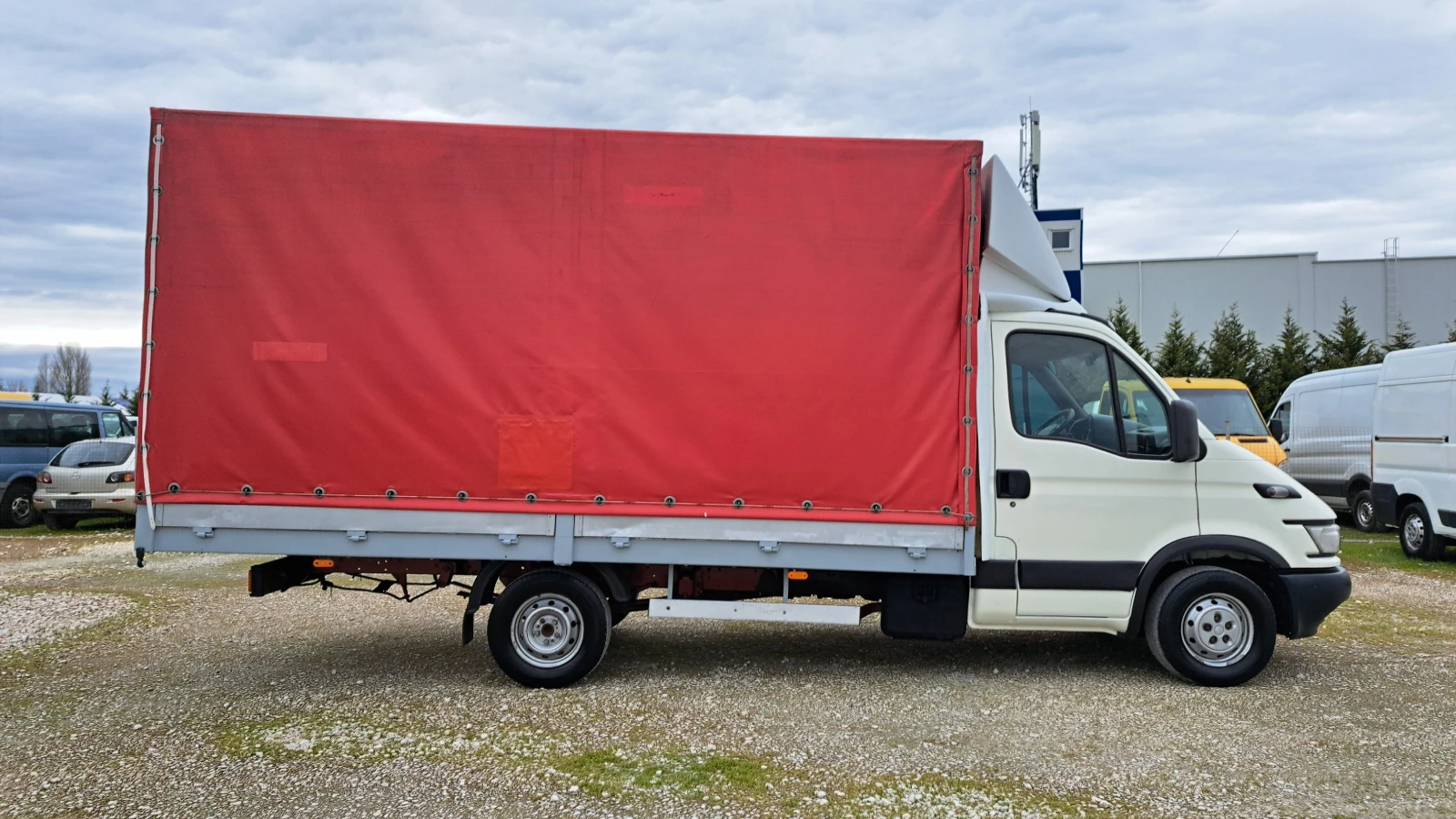 Iveco Daily, снимка 8 - Бусове и автобуси - 54033591