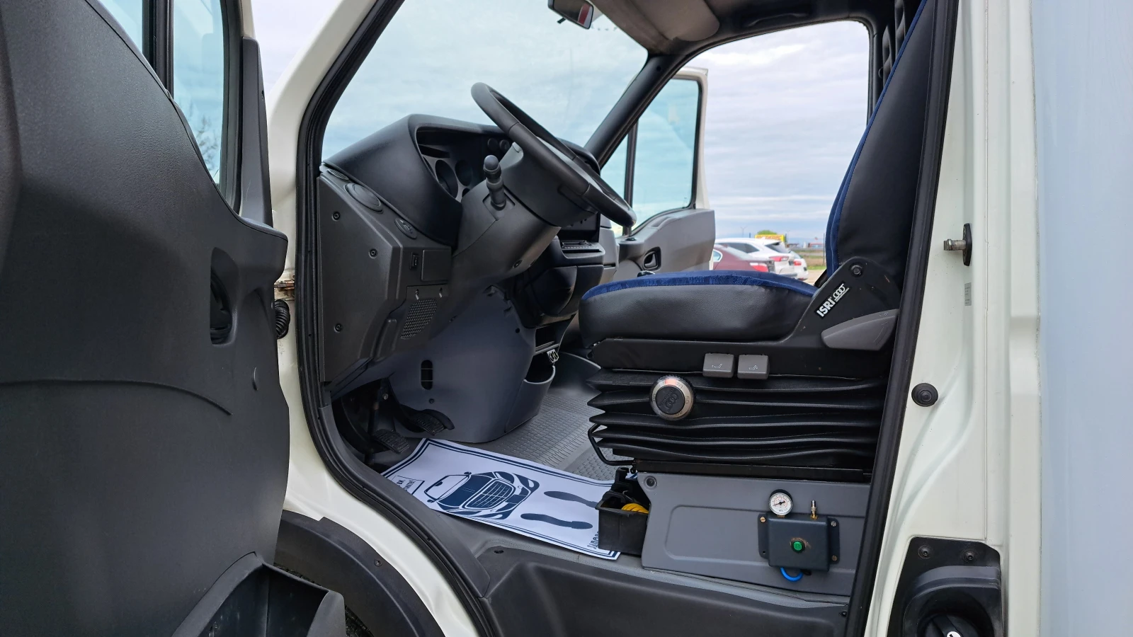 Iveco Daily, снимка 9 - Бусове и автобуси - 54033591