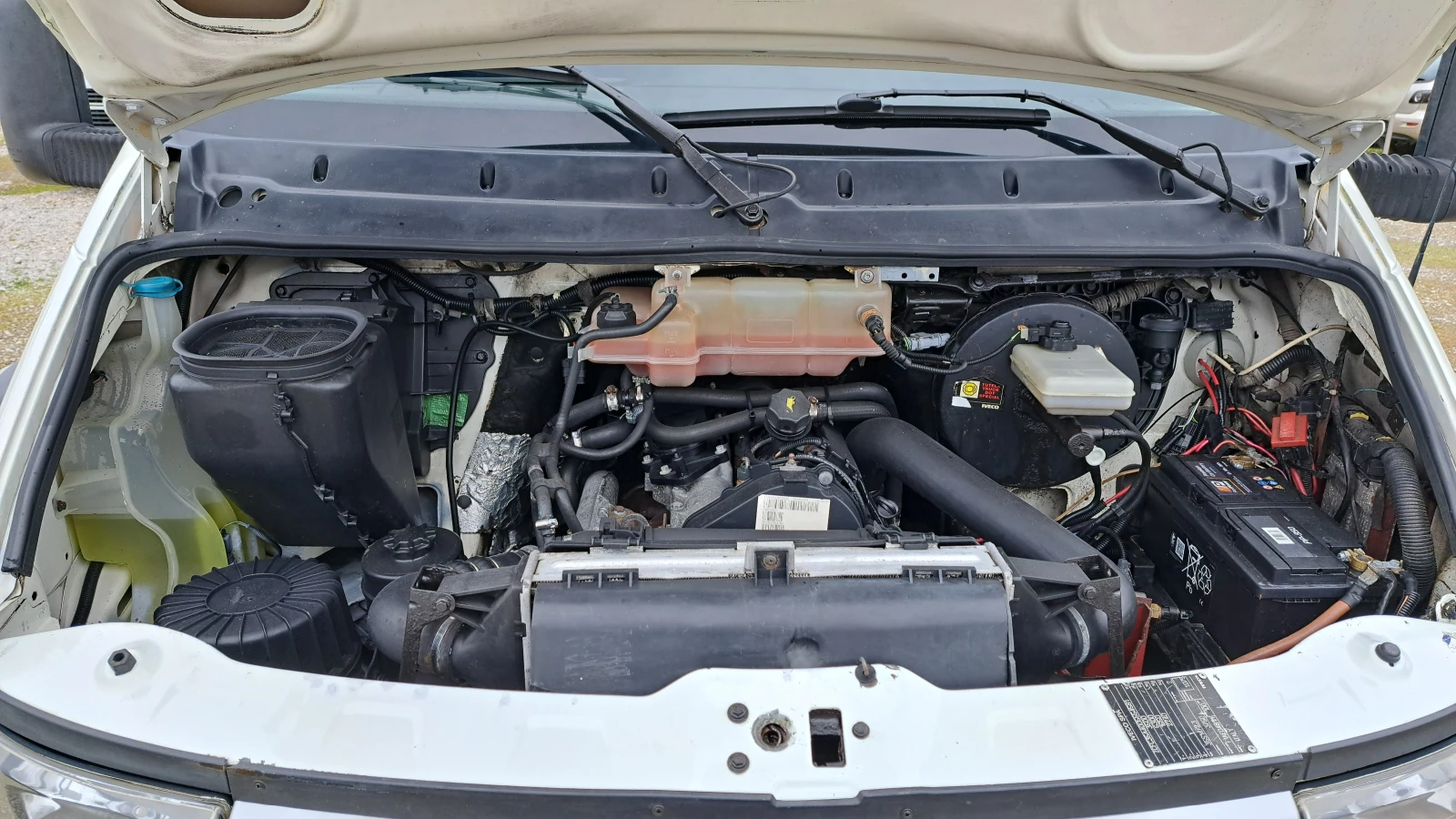 Iveco Daily, снимка 16 - Бусове и автобуси - 54033591