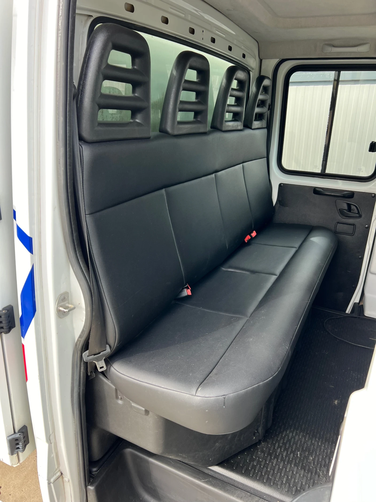 Iveco Daily, снимка 7 - Бусове и автобуси - 56572322