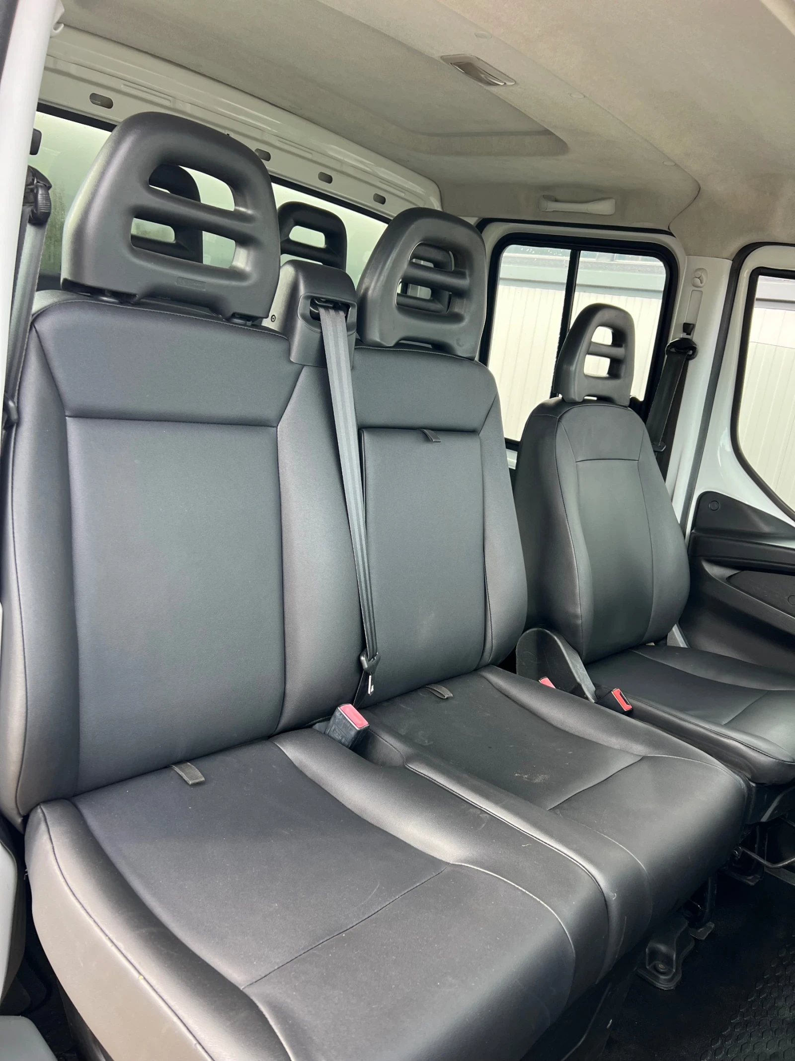 Iveco Daily, снимка 8 - Бусове и автобуси - 56572322