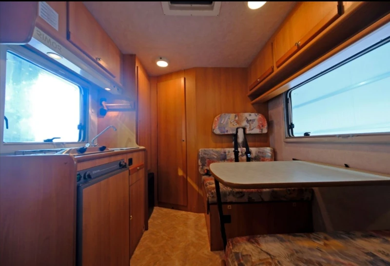 Кемпер Rimor EUROPEO, снимка 10 - Каравани и кемпери - 52865829