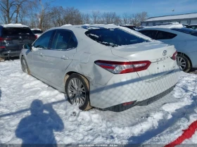 Toyota Camry 2.5l Xle, снимка 3